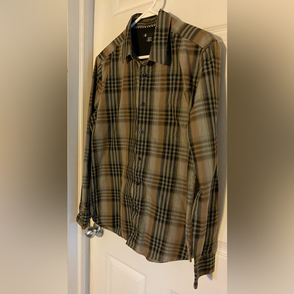 Volcom Men’s Button Down - Picture 3 of 7